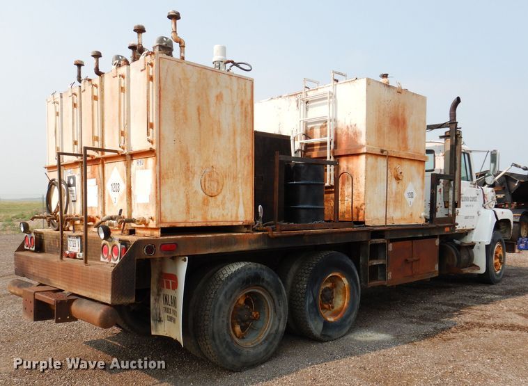 image for item IQ9744 1979 Ford 8000  fuel / lube truck