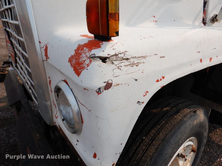 image for item IQ9744 1979 Ford 8000  fuel / lube truck