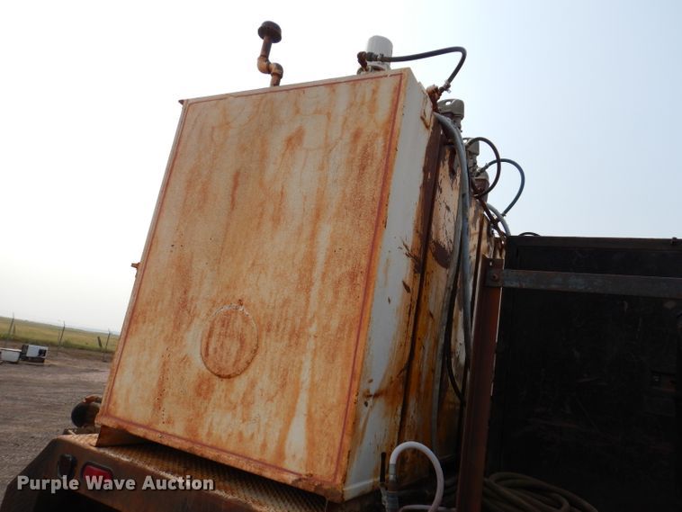 image for item IQ9744 1979 Ford 8000  fuel / lube truck