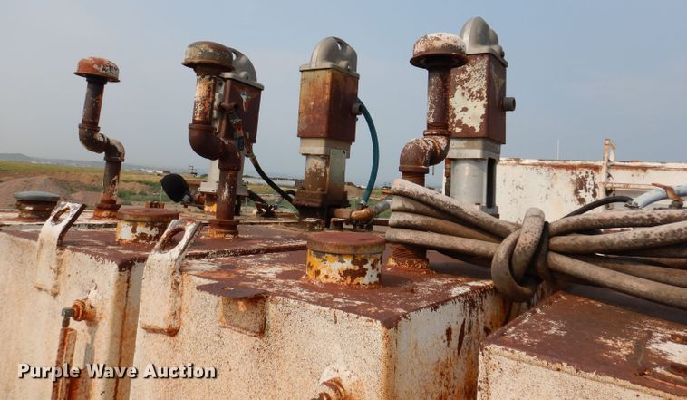 image for item IQ9744 1979 Ford 8000  fuel / lube truck