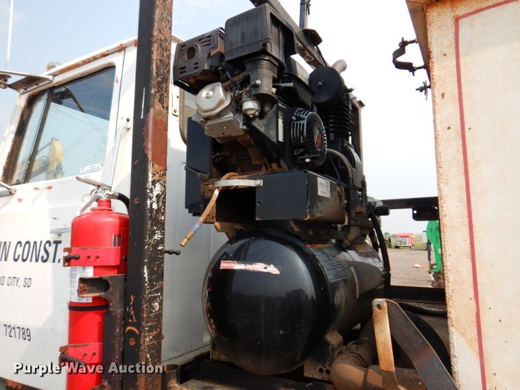 image for item IQ9744 1979 Ford 8000  fuel / lube truck