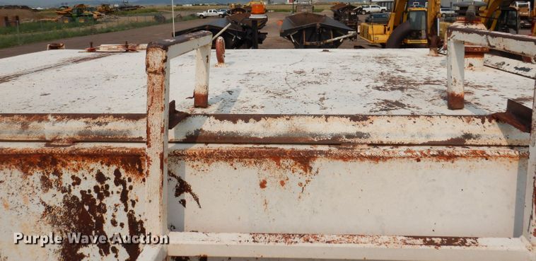 image for item IQ9744 1979 Ford 8000  fuel / lube truck