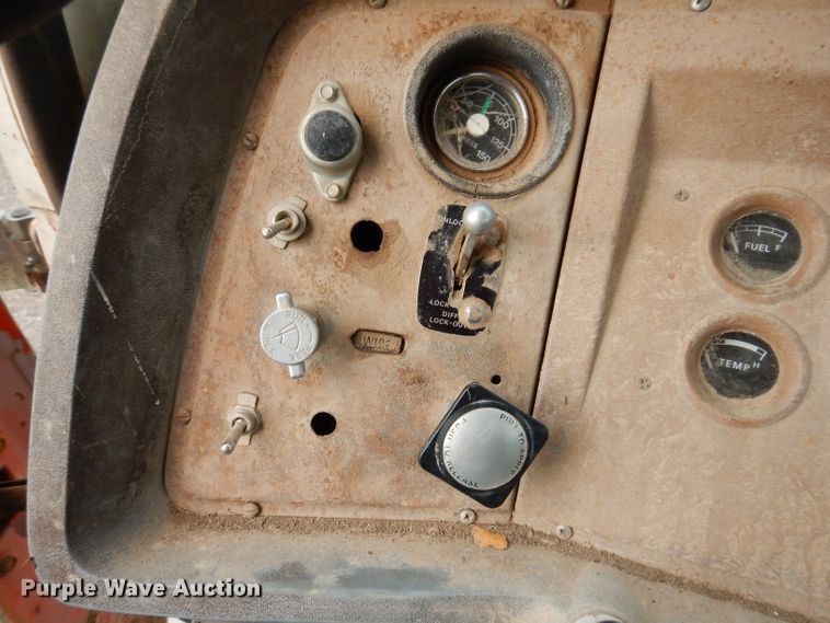 image for item IQ9744 1979 Ford 8000  fuel / lube truck