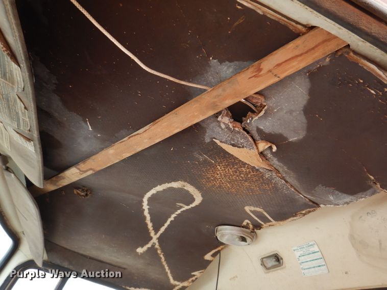 image for item IQ9744 1979 Ford 8000  fuel / lube truck