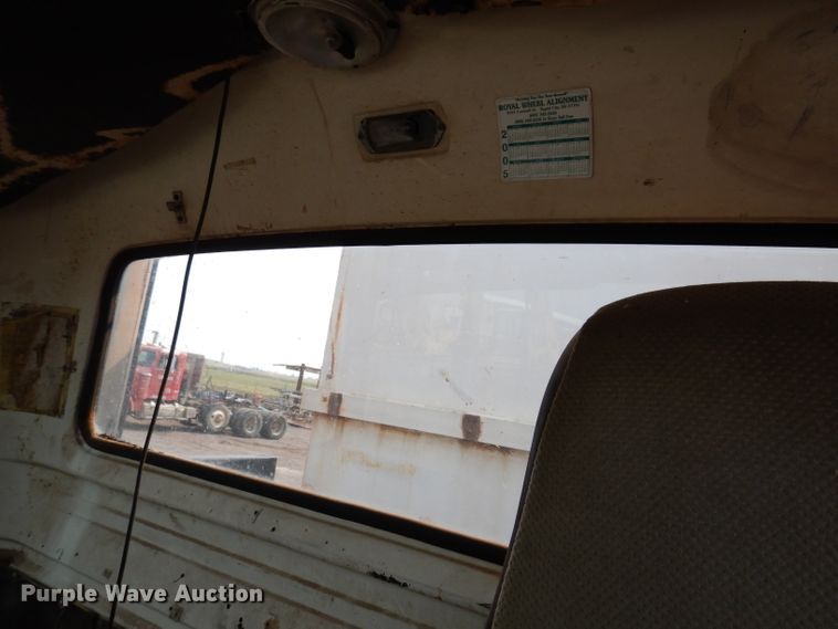 image for item IQ9744 1979 Ford 8000  fuel / lube truck