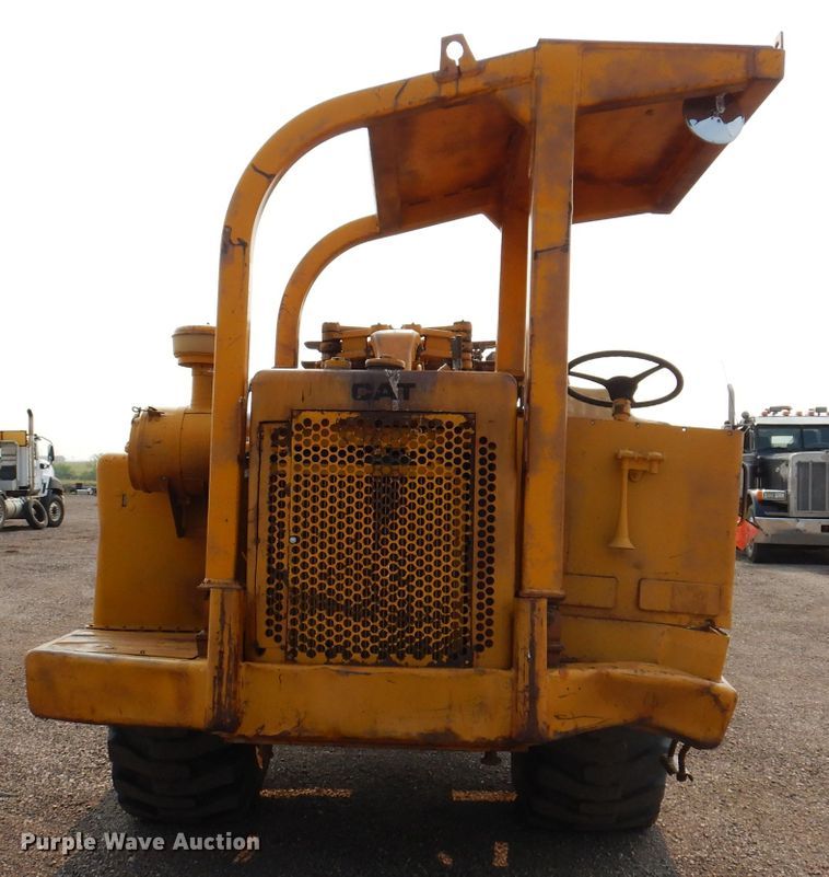 image for item IQ9745 1972 Caterpillar 613B  elevating scraper