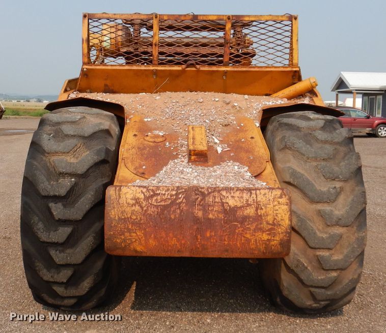 image for item IQ9745 1972 Caterpillar 613B  elevating scraper