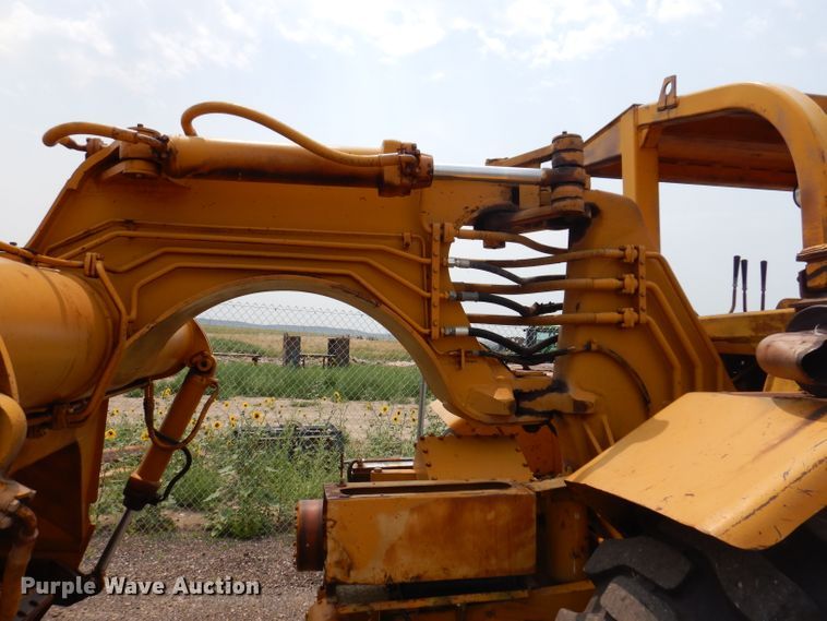 image for item IQ9745 1972 Caterpillar 613B  elevating scraper