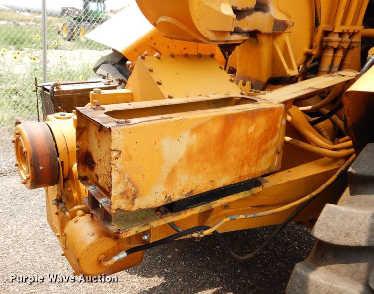 image for item IQ9745 1972 Caterpillar 613B  elevating scraper