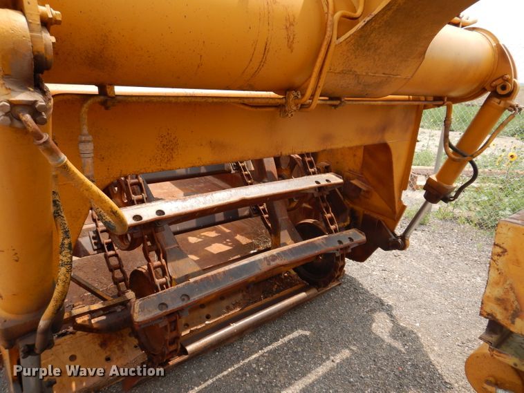 image for item IQ9745 1972 Caterpillar 613B  elevating scraper