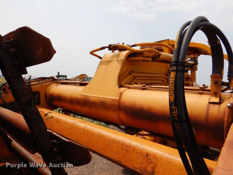 image for item IQ9745 1972 Caterpillar 613B  elevating scraper