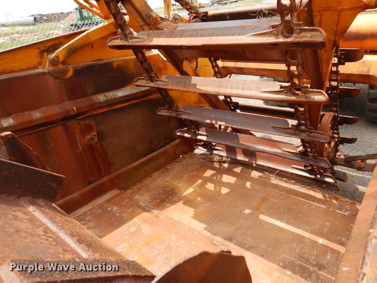 image for item IQ9745 1972 Caterpillar 613B  elevating scraper