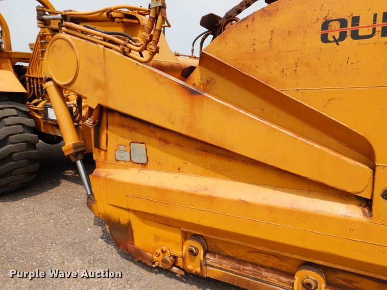 image for item IQ9745 1972 Caterpillar 613B  elevating scraper
