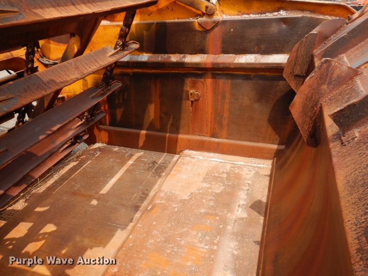 image for item IQ9745 1972 Caterpillar 613B  elevating scraper