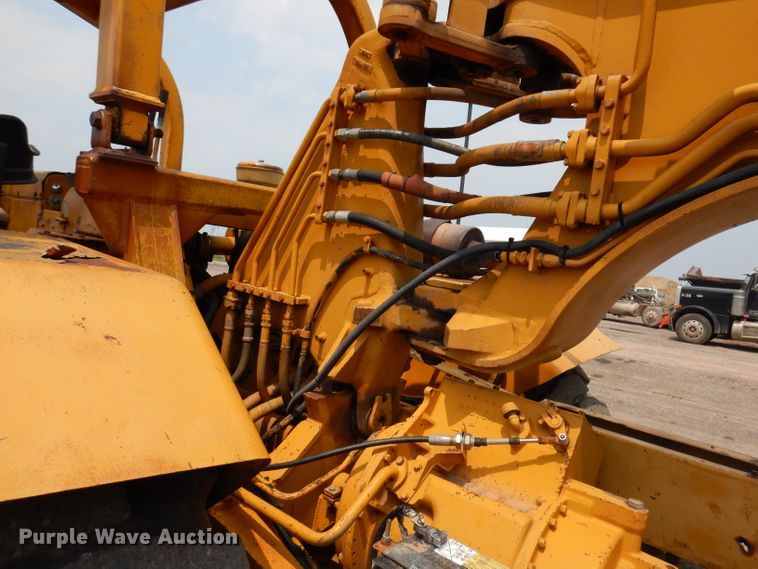 image for item IQ9745 1972 Caterpillar 613B  elevating scraper