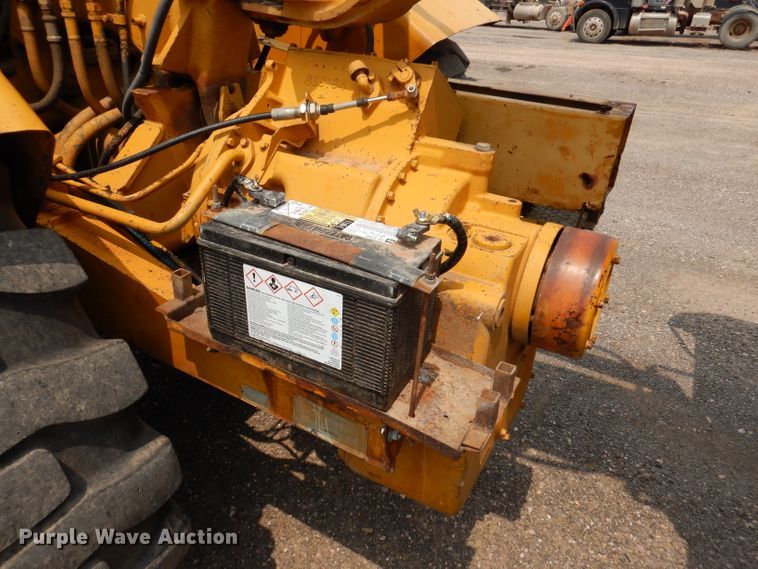 image for item IQ9745 1972 Caterpillar 613B  elevating scraper