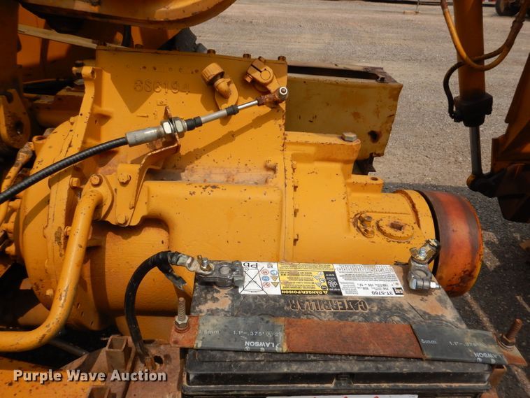 image for item IQ9745 1972 Caterpillar 613B  elevating scraper