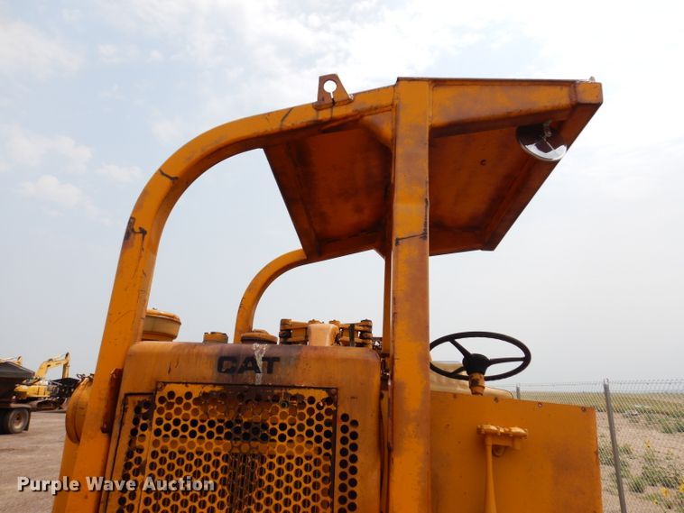 image for item IQ9745 1972 Caterpillar 613B  elevating scraper