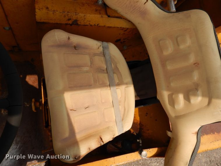 image for item IQ9745 1972 Caterpillar 613B  elevating scraper