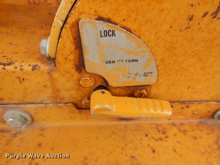 image for item IQ9745 1972 Caterpillar 613B  elevating scraper