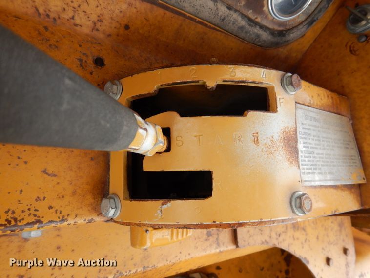 image for item IQ9745 1972 Caterpillar 613B  elevating scraper