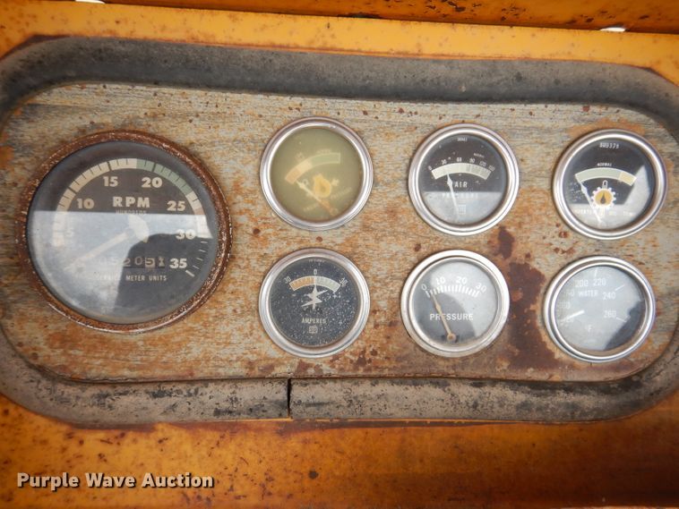 image for item IQ9745 1972 Caterpillar 613B  elevating scraper