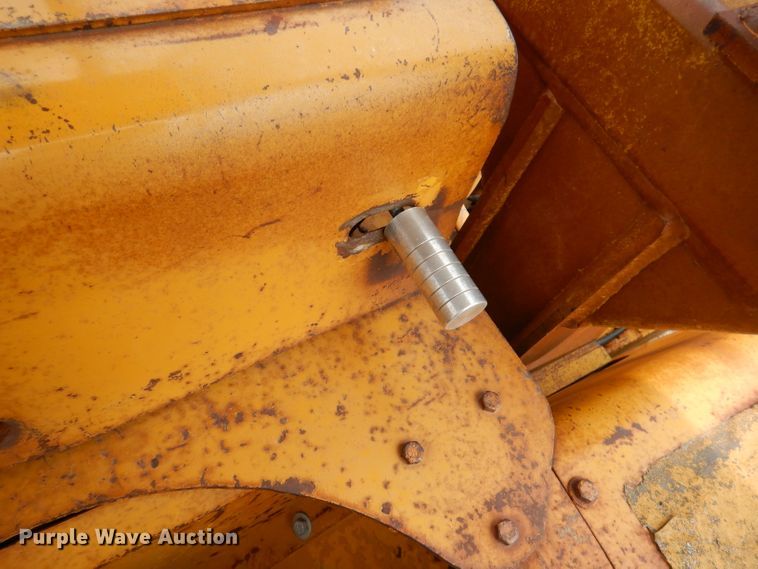 image for item IQ9745 1972 Caterpillar 613B  elevating scraper