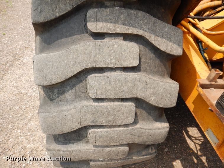 image for item IQ9745 1972 Caterpillar 613B  elevating scraper