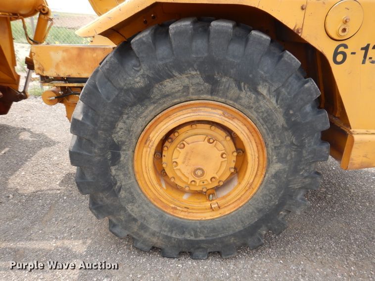 image for item IQ9745 1972 Caterpillar 613B  elevating scraper