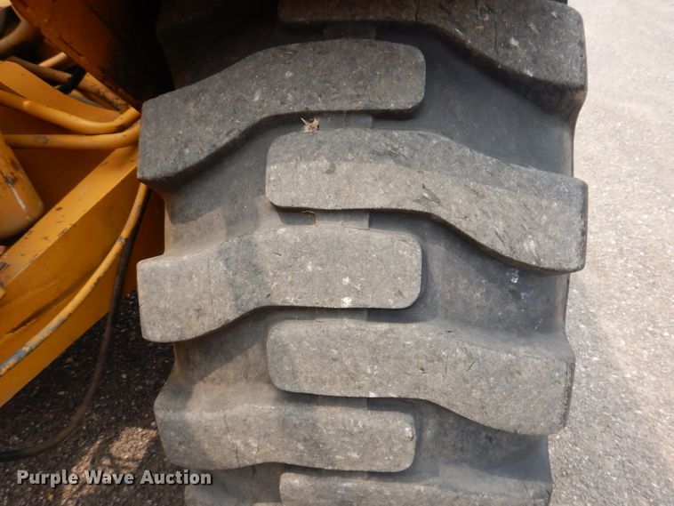 image for item IQ9745 1972 Caterpillar 613B  elevating scraper