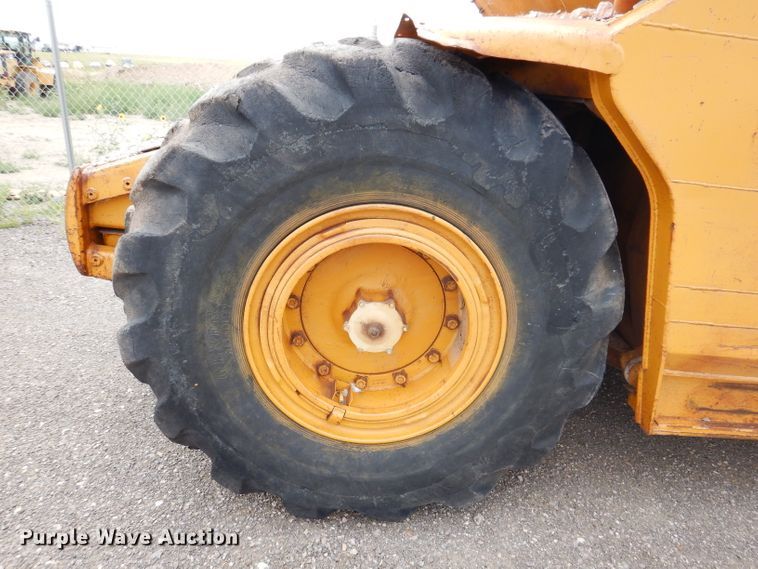 image for item IQ9745 1972 Caterpillar 613B  elevating scraper