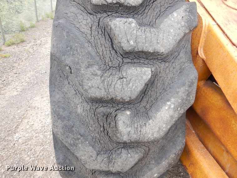 image for item IQ9745 1972 Caterpillar 613B  elevating scraper