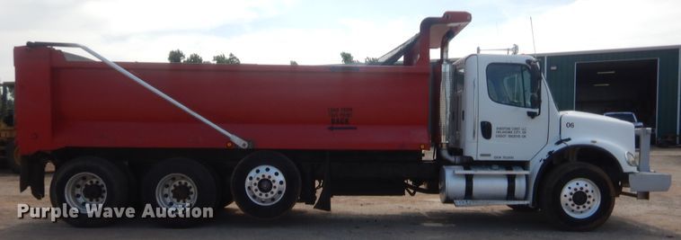 image for item IT9670 2007 Freightliner Business Class M2  dump truck