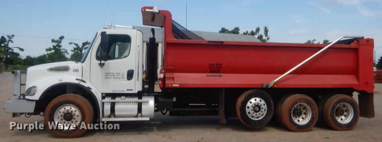 image for item IT9670 2007 Freightliner Business Class M2  dump truck