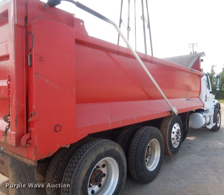 image for item IT9670 2007 Freightliner Business Class M2  dump truck