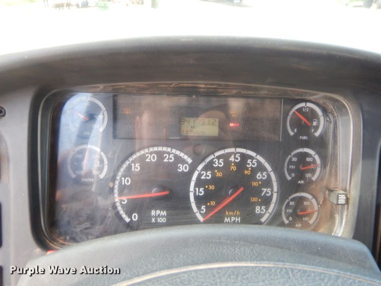 image for item IT9670 2007 Freightliner Business Class M2  dump truck