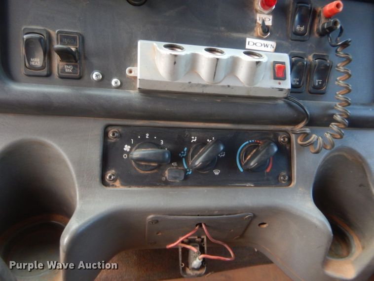 image for item IT9670 2007 Freightliner Business Class M2  dump truck