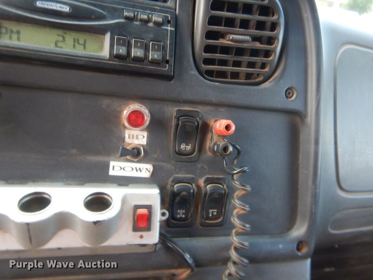 image for item IT9670 2007 Freightliner Business Class M2  dump truck