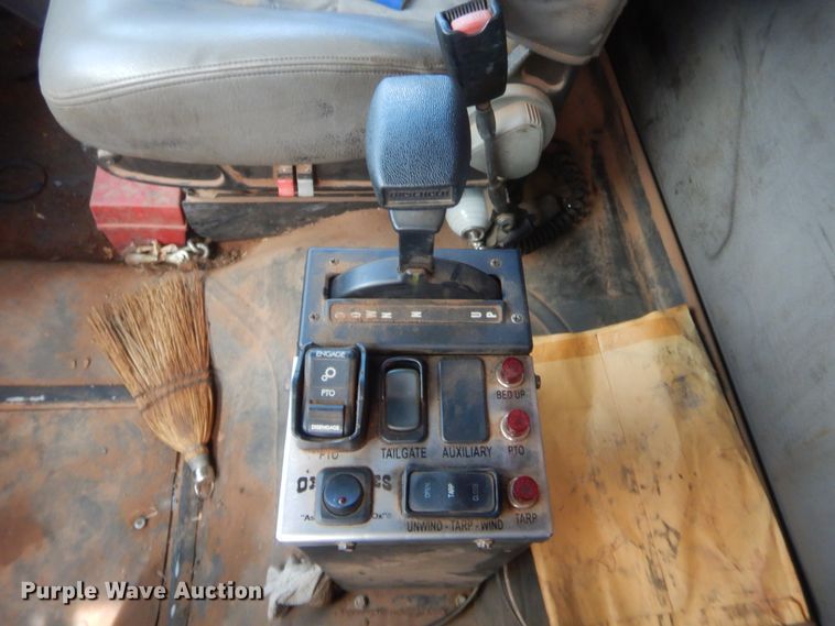 image for item IT9670 2007 Freightliner Business Class M2  dump truck