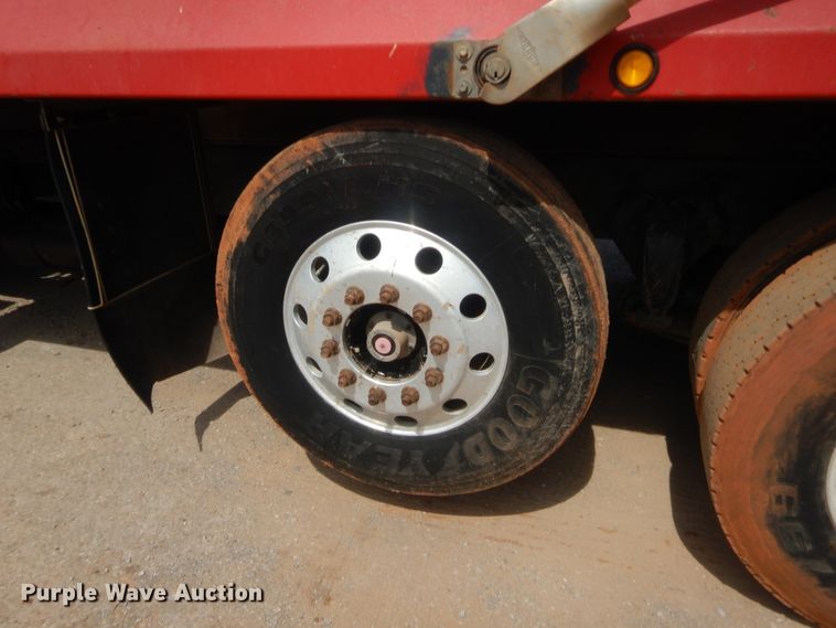 image for item IT9670 2007 Freightliner Business Class M2  dump truck