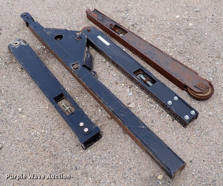 image for item IV9352 (4) trencher crumber bars