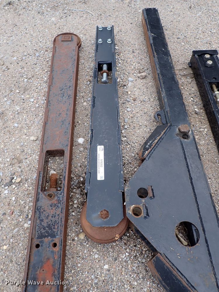image for item IV9352 (4) trencher crumber bars