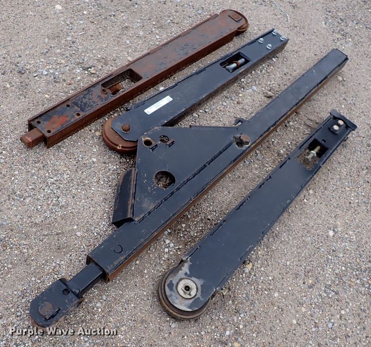 image for item IV9352 (4) trencher crumber bars