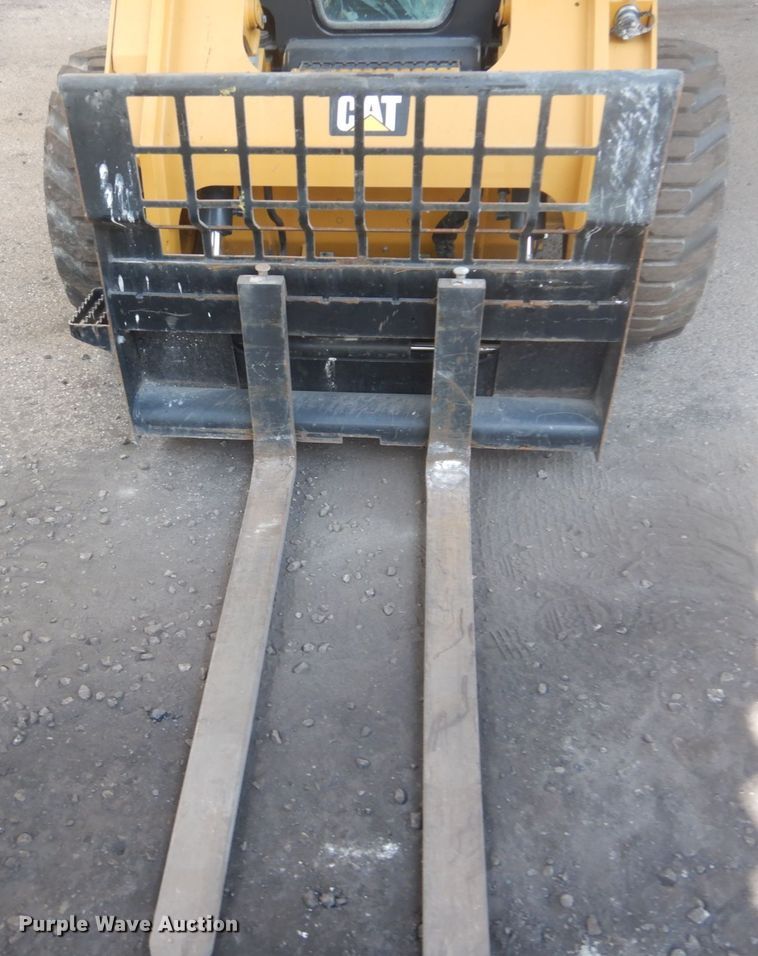 image for item JI9548 2018 Caterpillar 272D2  skid steer loader