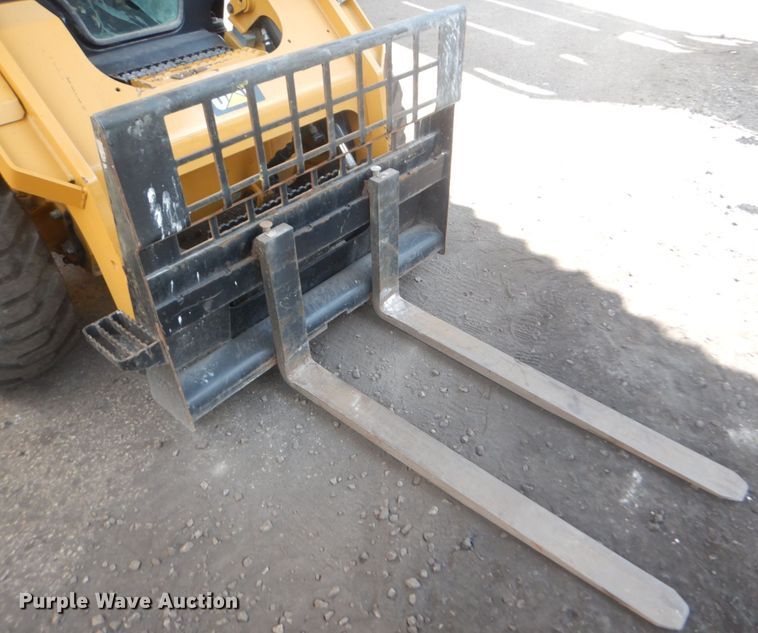 image for item JI9548 2018 Caterpillar 272D2  skid steer loader