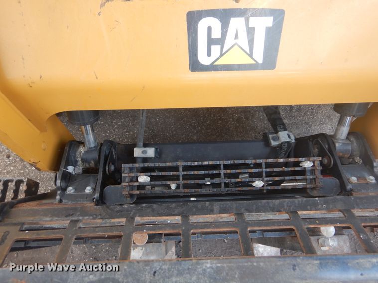 image for item JI9548 2018 Caterpillar 272D2  skid steer loader
