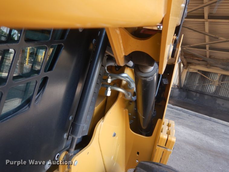 image for item JI9548 2018 Caterpillar 272D2  skid steer loader