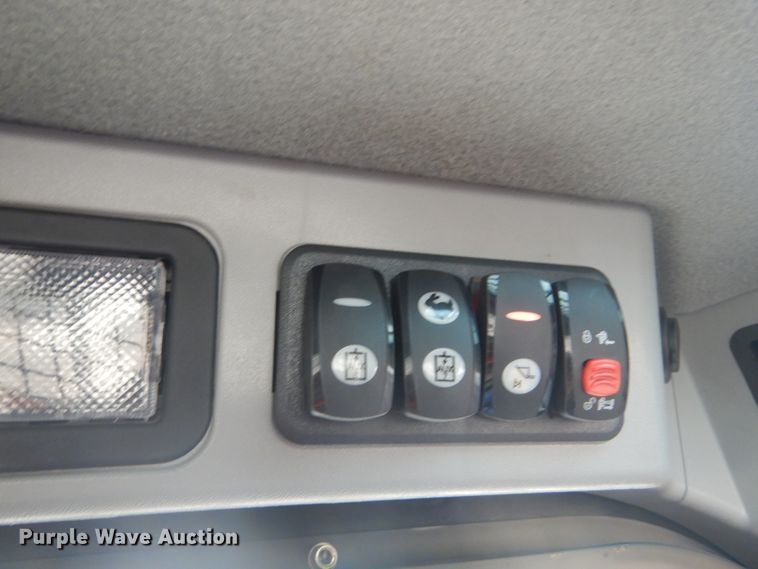 image for item JI9548 2018 Caterpillar 272D2  skid steer loader