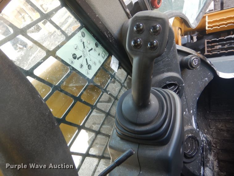 image for item JI9548 2018 Caterpillar 272D2  skid steer loader