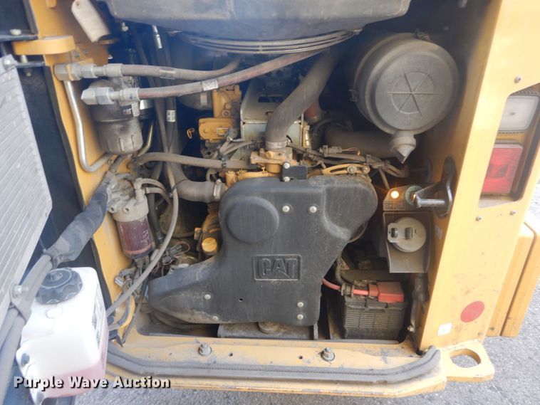 image for item JI9548 2018 Caterpillar 272D2  skid steer loader